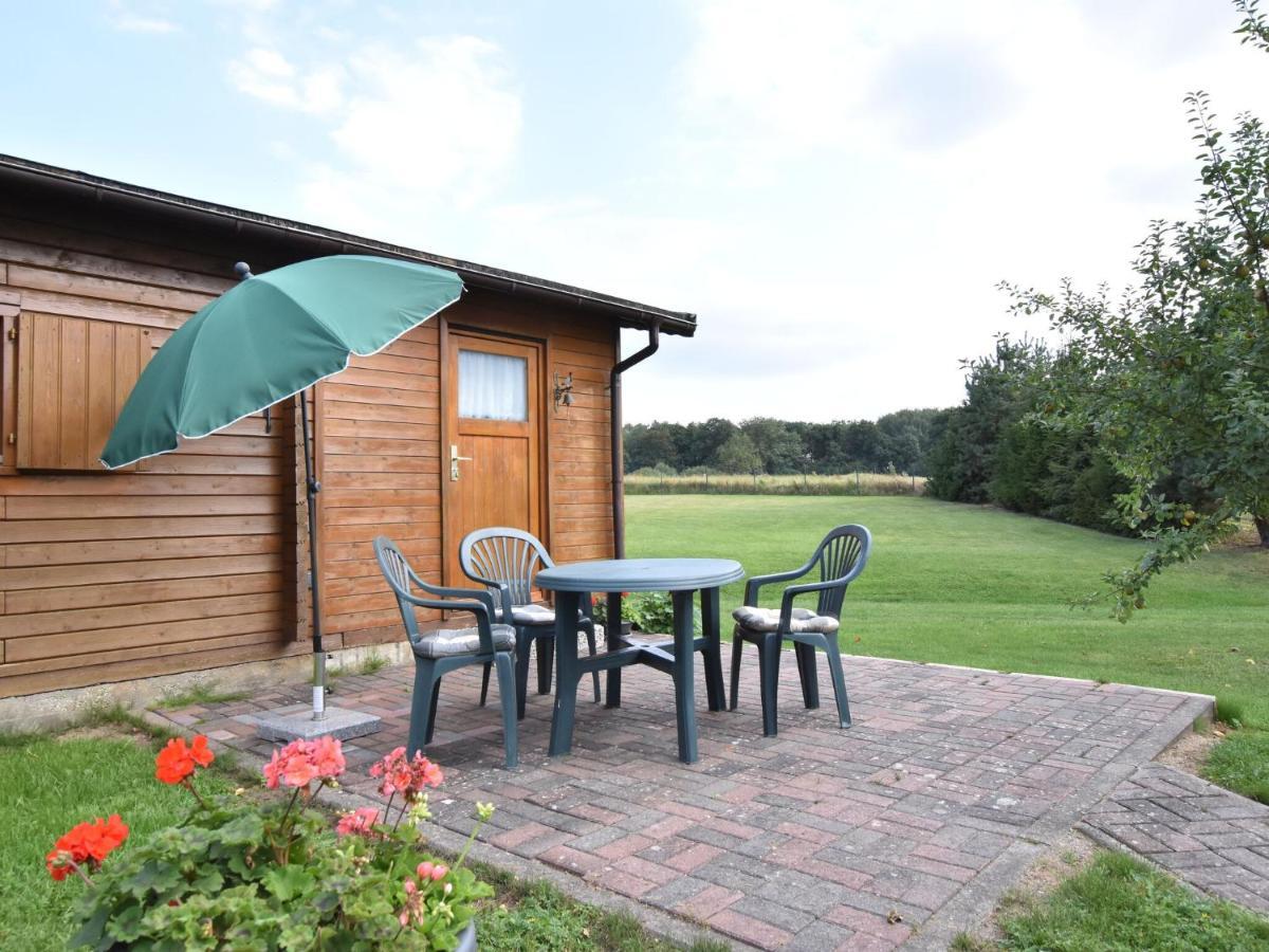 Lovely Bungalow Near Sea In Elmenhorst Kalkhorst Exterior foto